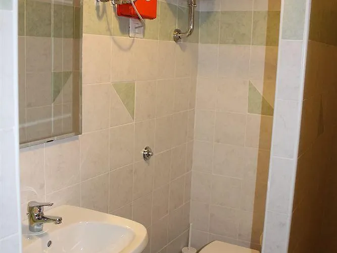 Nocleg ze śniadaniem Rossana Holidays 2*