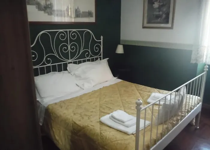 Nocleg ze śniadaniem Rossana Holidays 2*